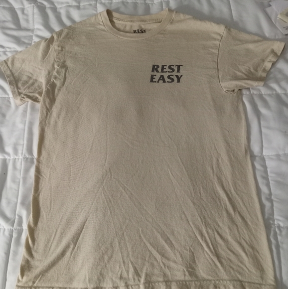 Rest Easy Skull T Shirt - Picture 1 of 3